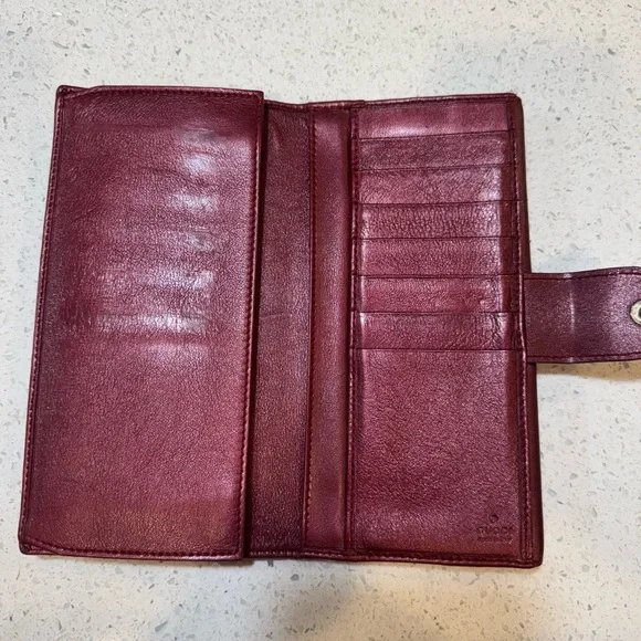 Authentic Gucci Heart Wallet 💓 - Picture 2 of 13